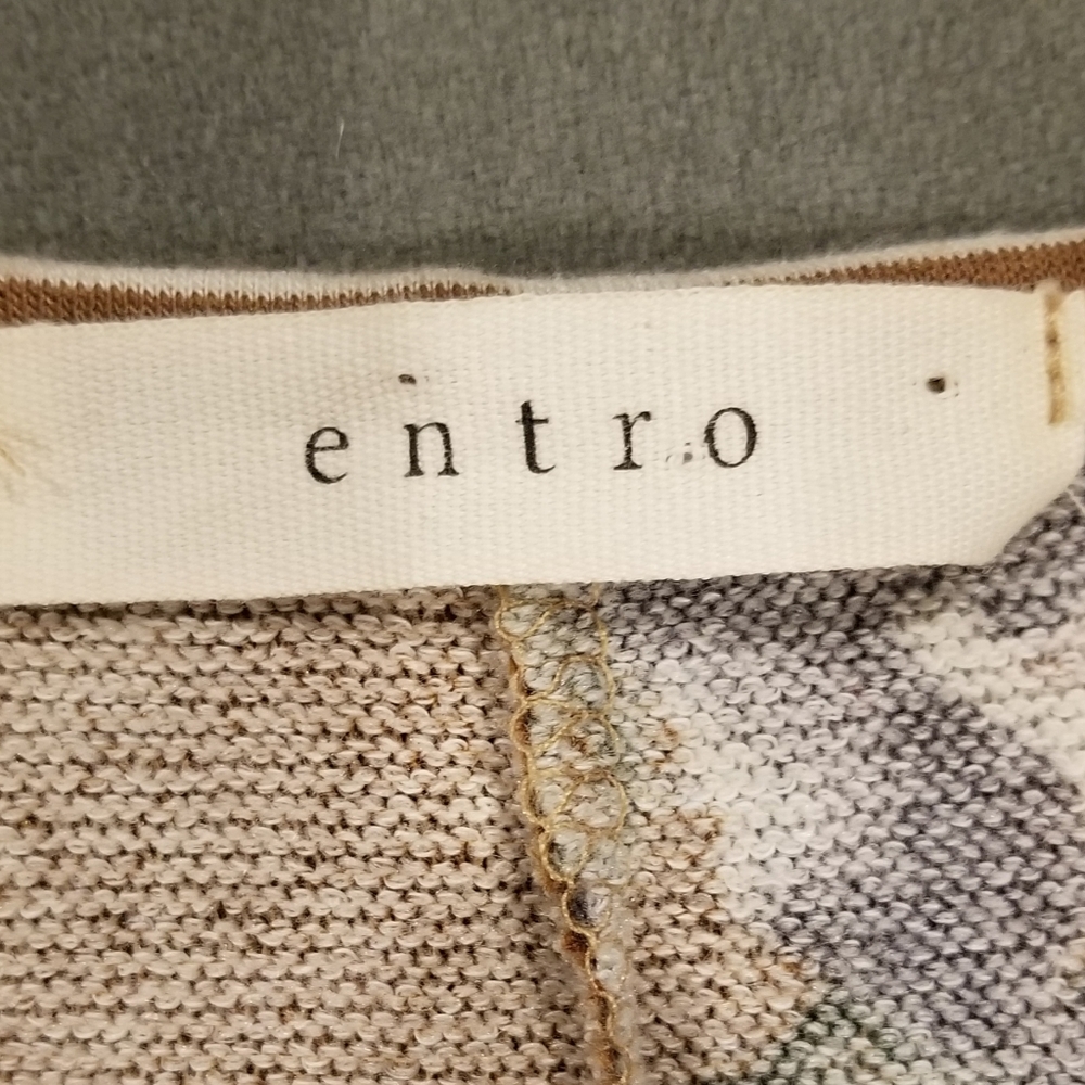 Entro brown floral top. Striped sleeves - Picture 4 of 5